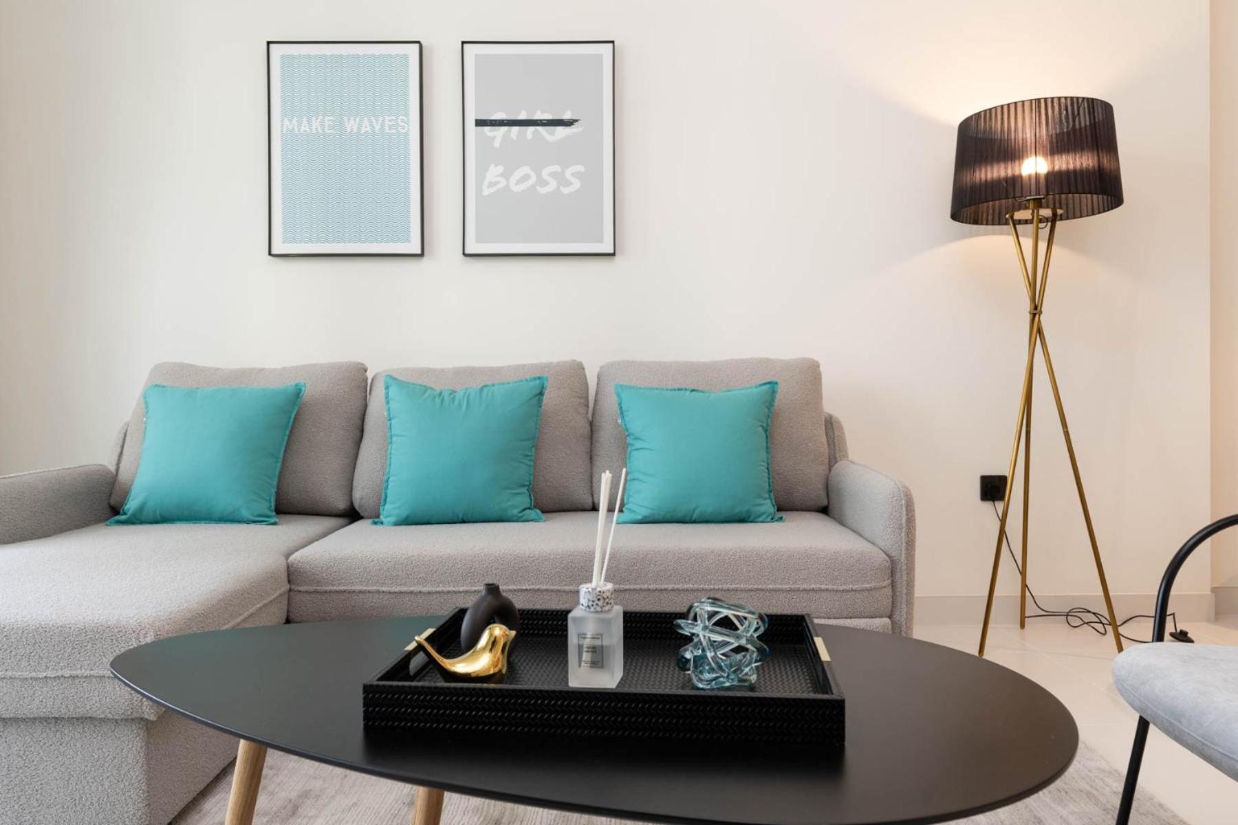 Elegant 1bhk Front Perfect Getaway Apartment Dubai