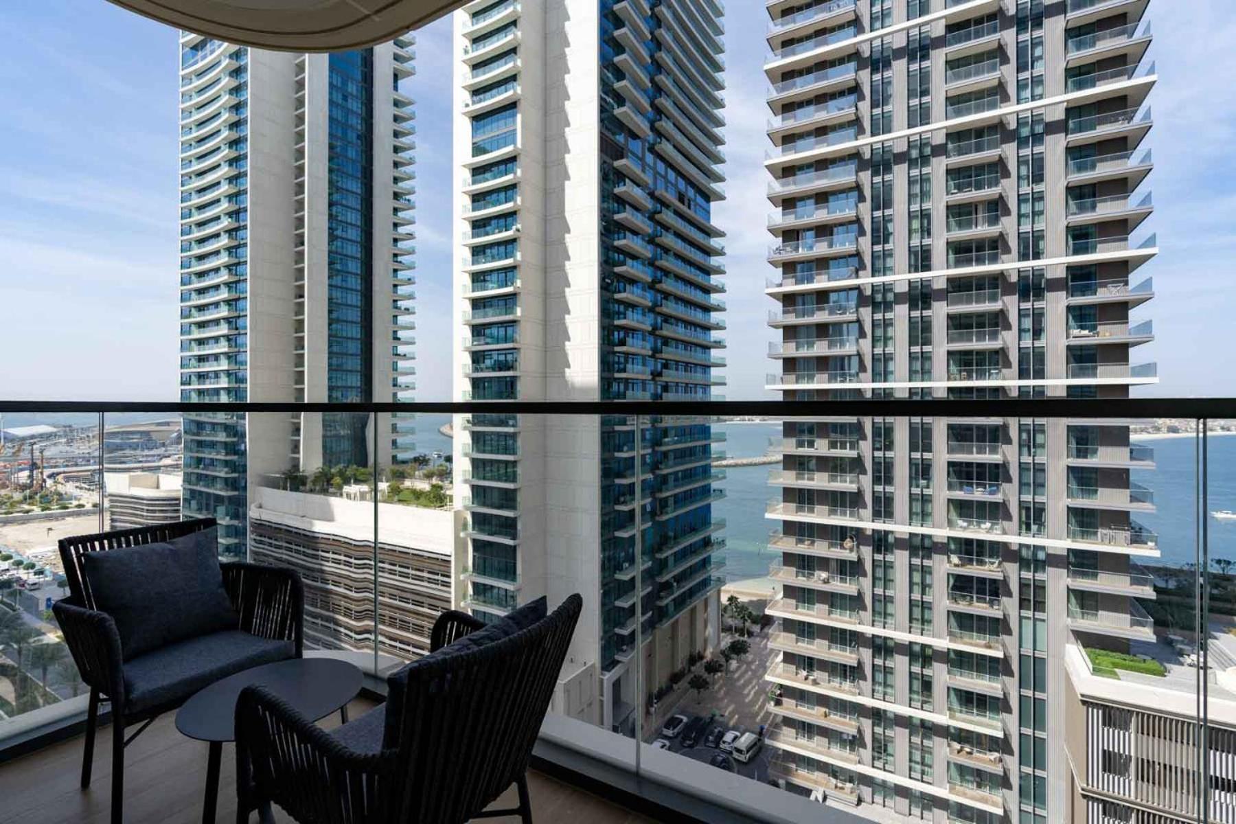 Elegant 1bhk Front Perfect Getaway Apartment Dubai