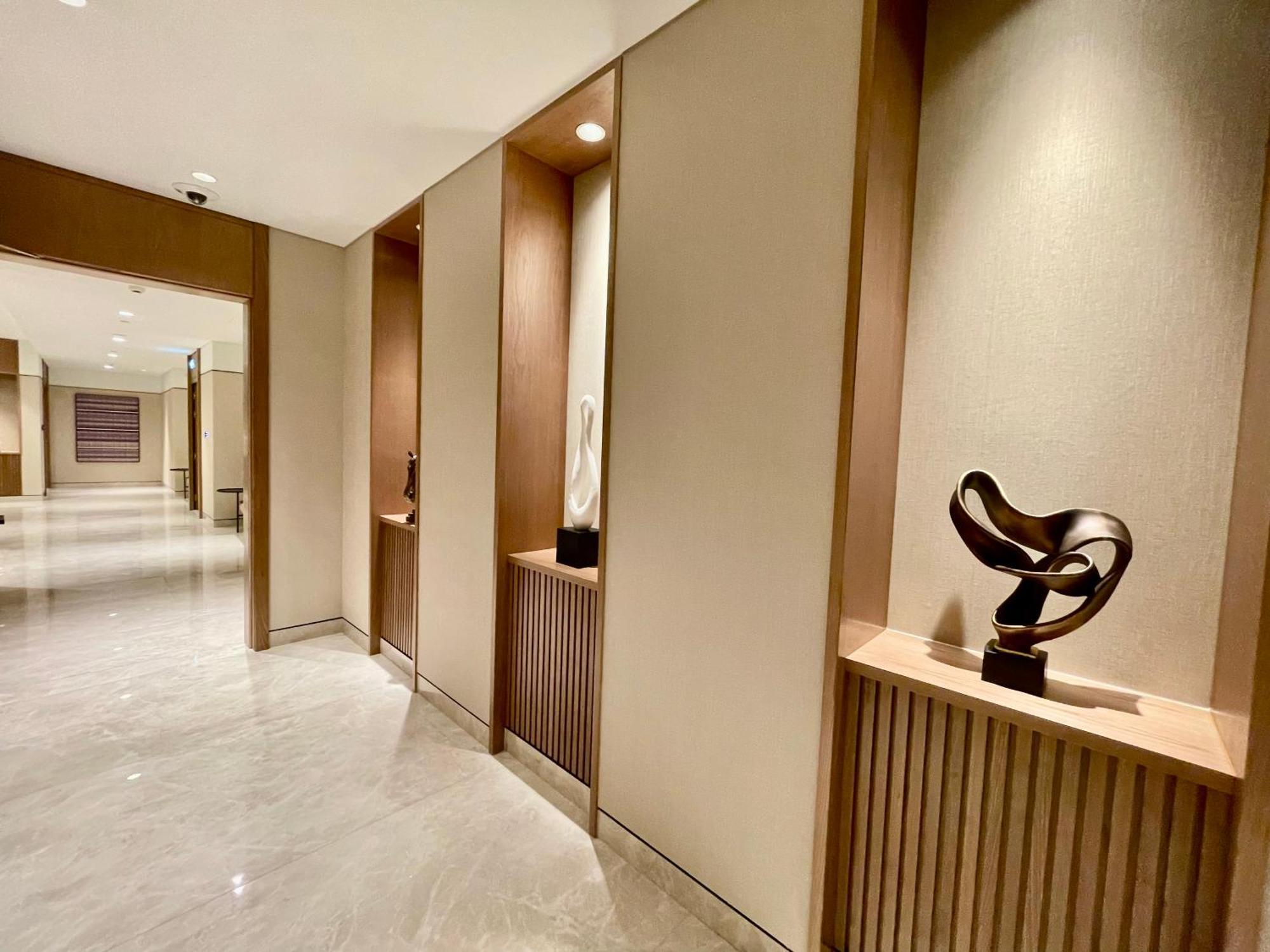 Chic Lux 2br I High Floor L By Burj Khalifa & Mall I Pool L Gym *
