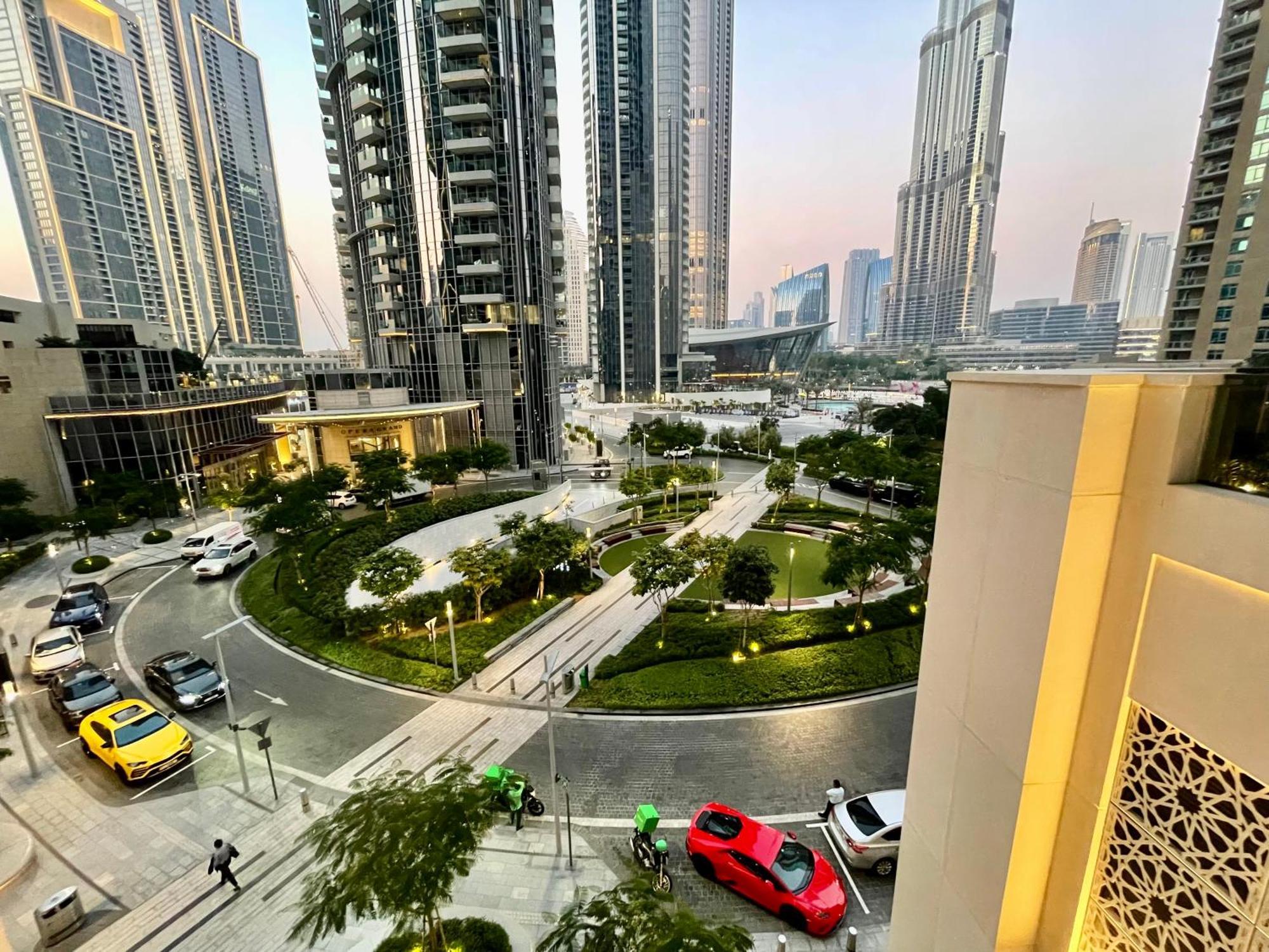 Chic Lux 2br I High Floor L By Burj Khalifa & Mall I Pool L Gym