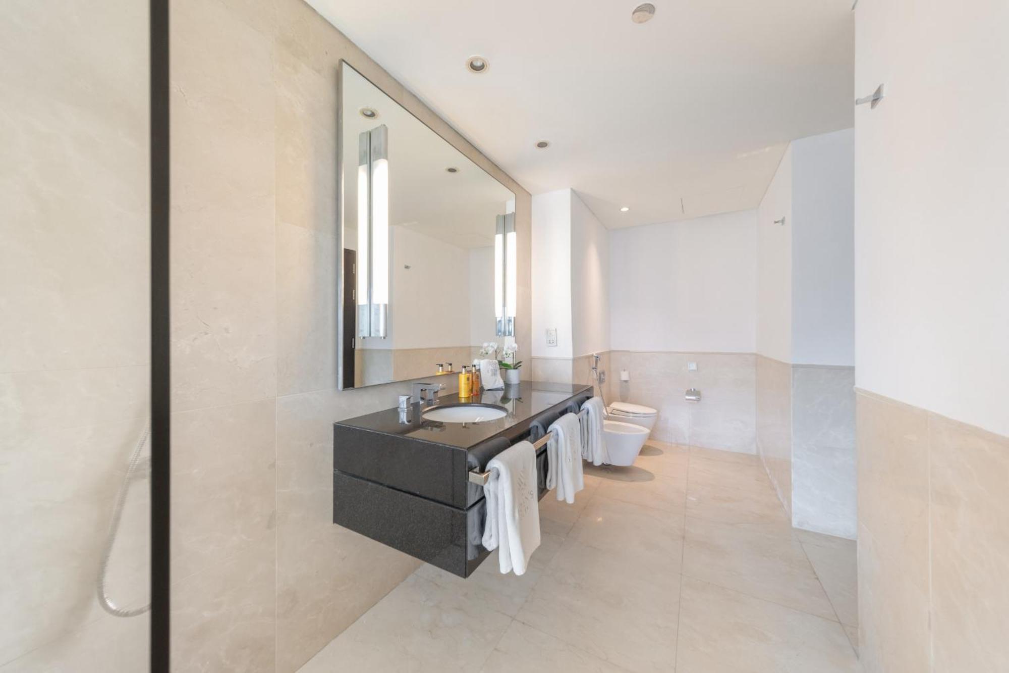 Apartment Eden's Homes & - Jw Marriott Marina Residences