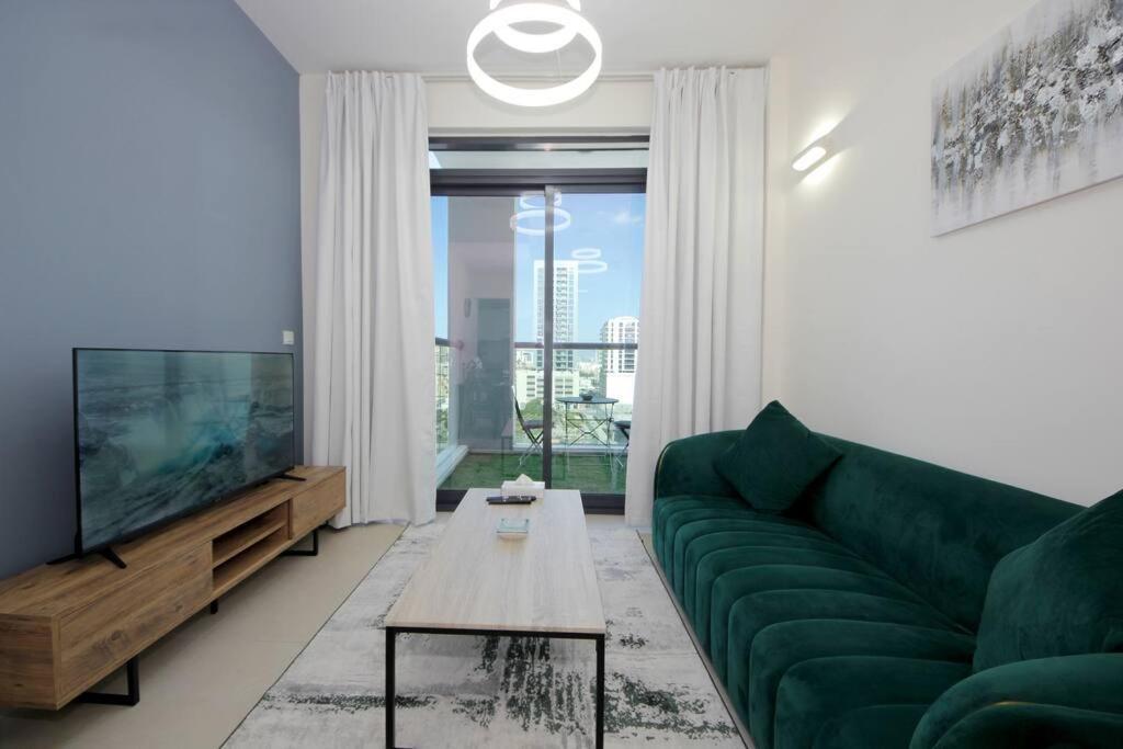 Central Park Jvc 1 Bhk