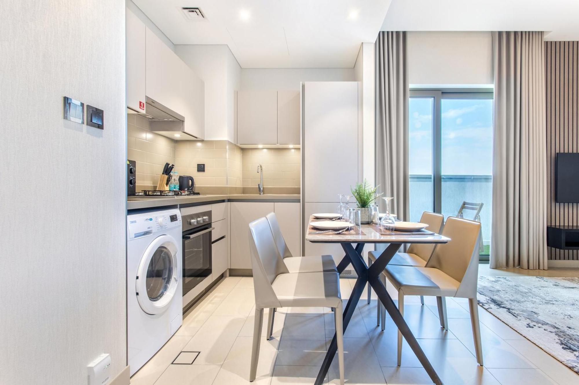 By Latinem Luxury 1br Cvr A2504 Near Burj Khalifa Dubai