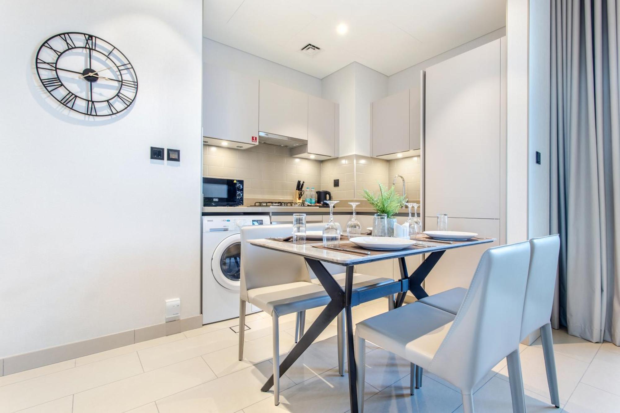 By Latinem Luxury 1br Cvr A2504 Near Burj Khalifa Apartment