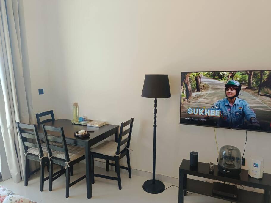 Apartment Desent And Lavish