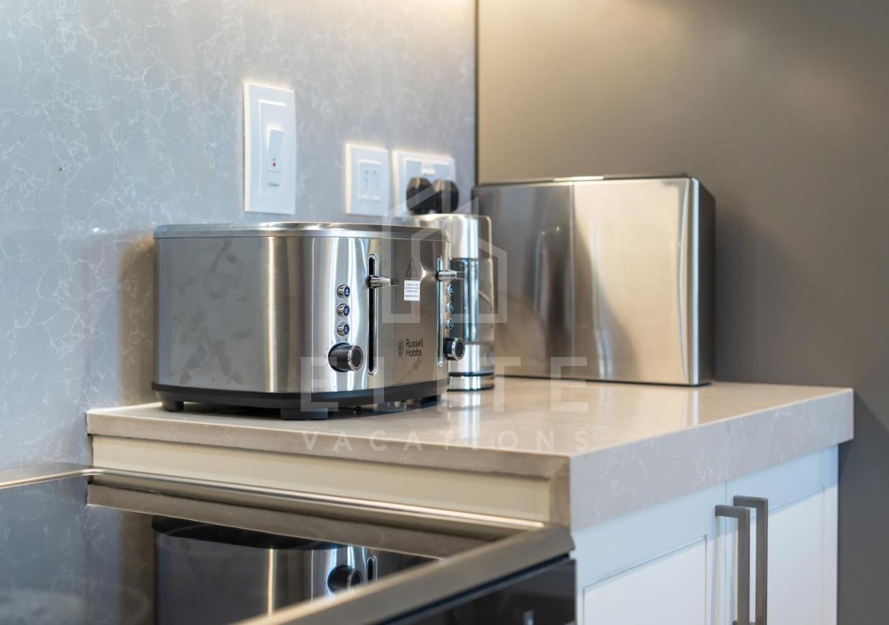 Luxury 4br Next To J1 With Burj Views Villa *