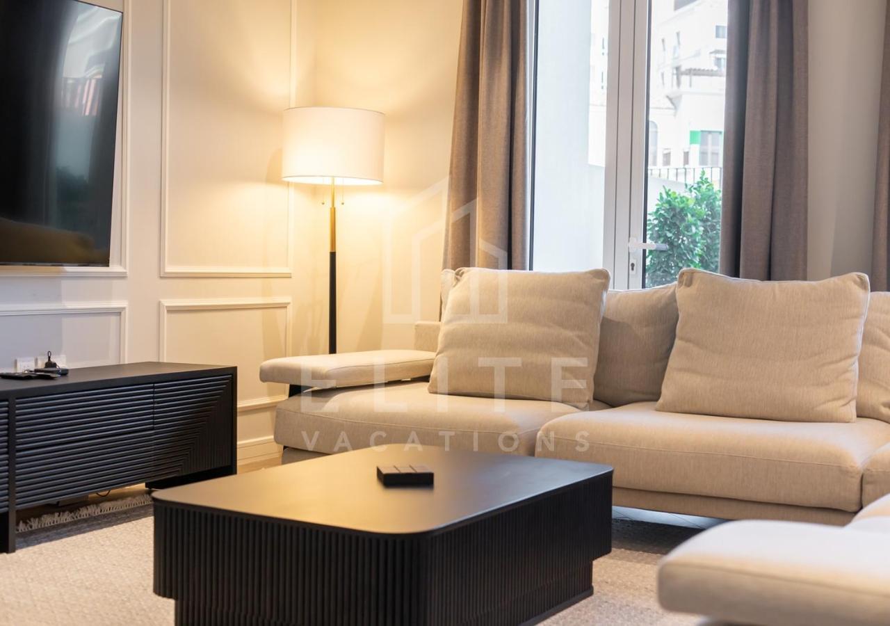 Villa Luxury 4br Next To J1 With Burj Views Dubai