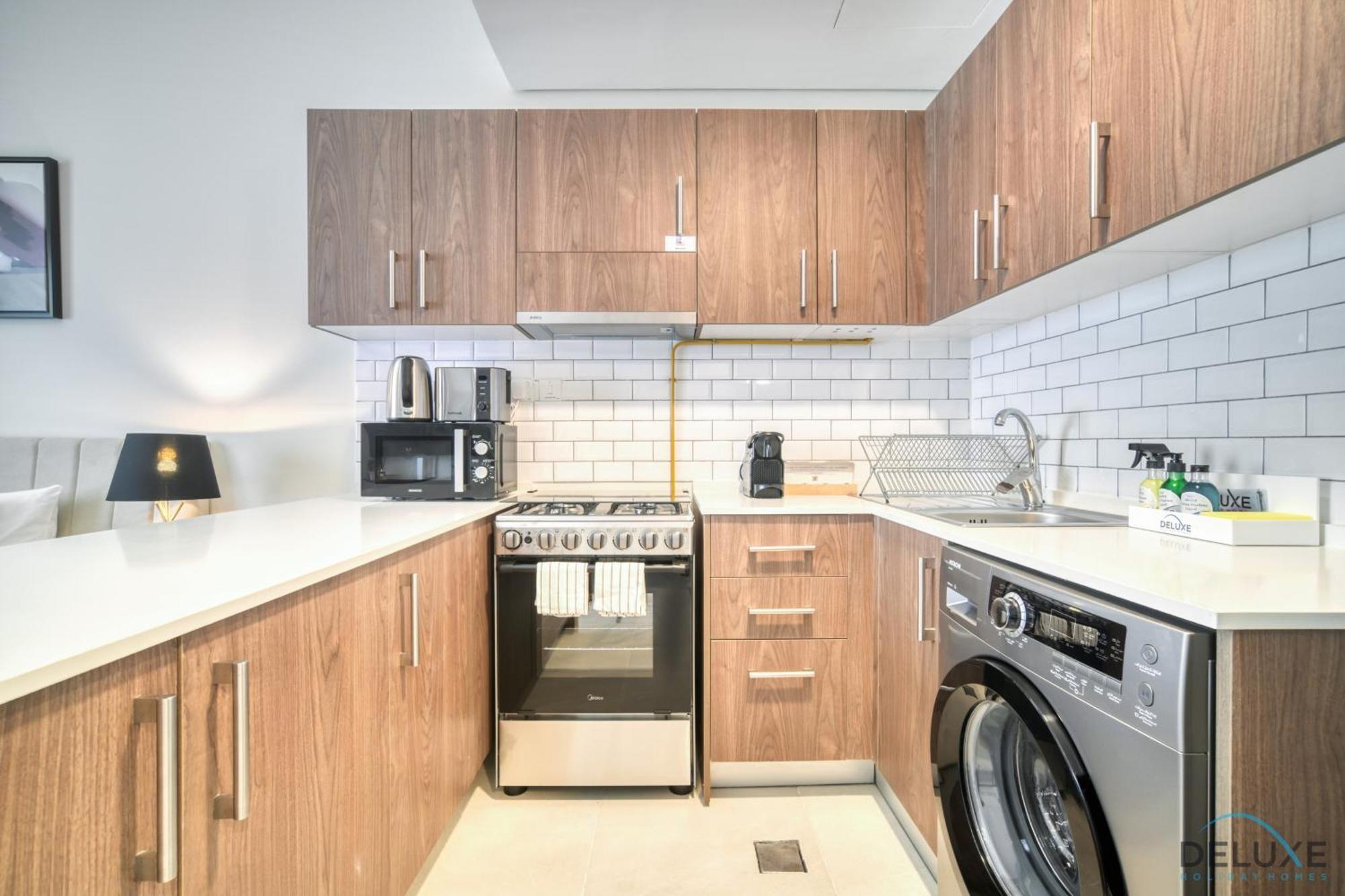 Stylish At Casa Grande, Jvc By Deluxe Homes Apartment *