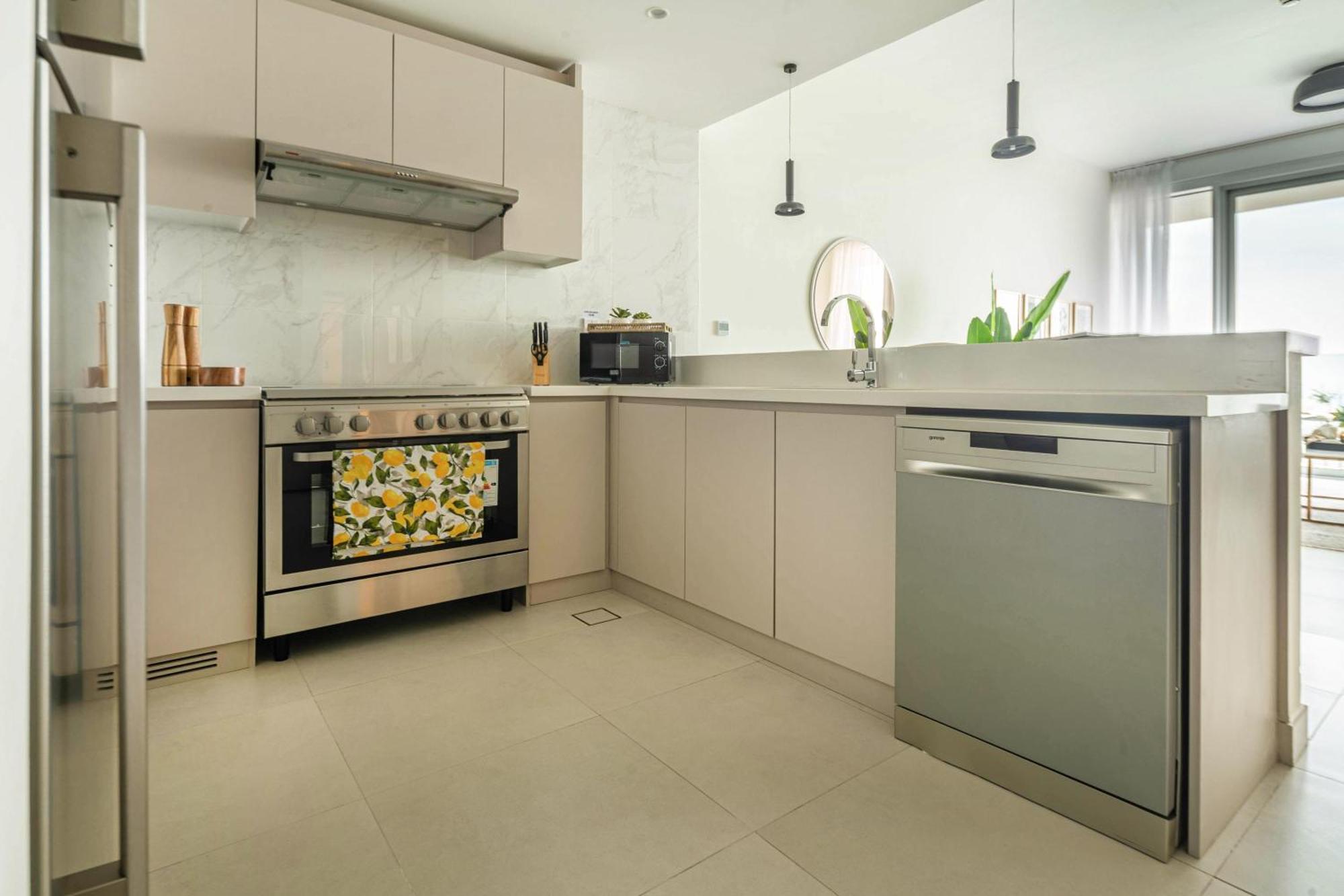 Frank Porter - 1 Residences 2 * Dubai