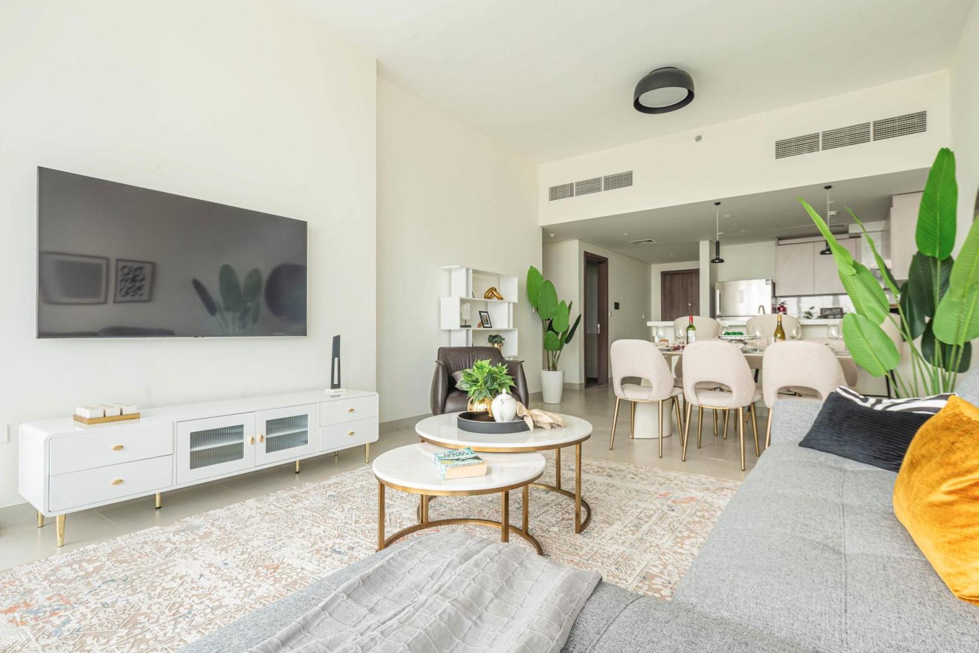 Frank Porter - 1 Residences 2 *