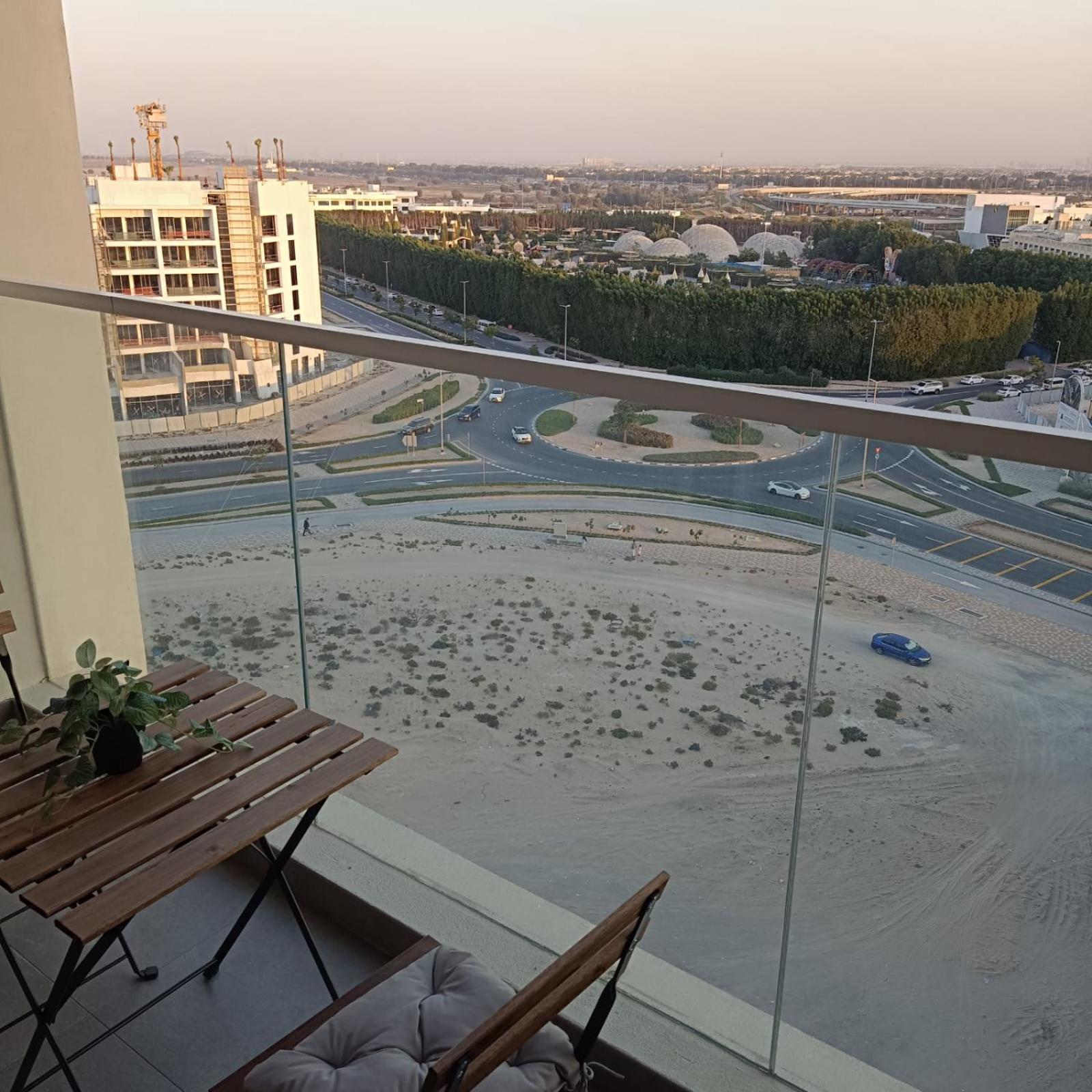 Jwelz By Danube Apartment