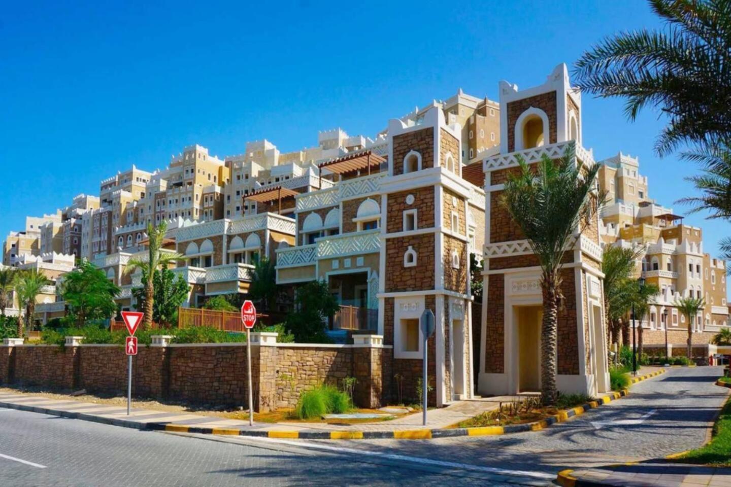 Apartment Summer Offer Private Beach And Pool Dubai