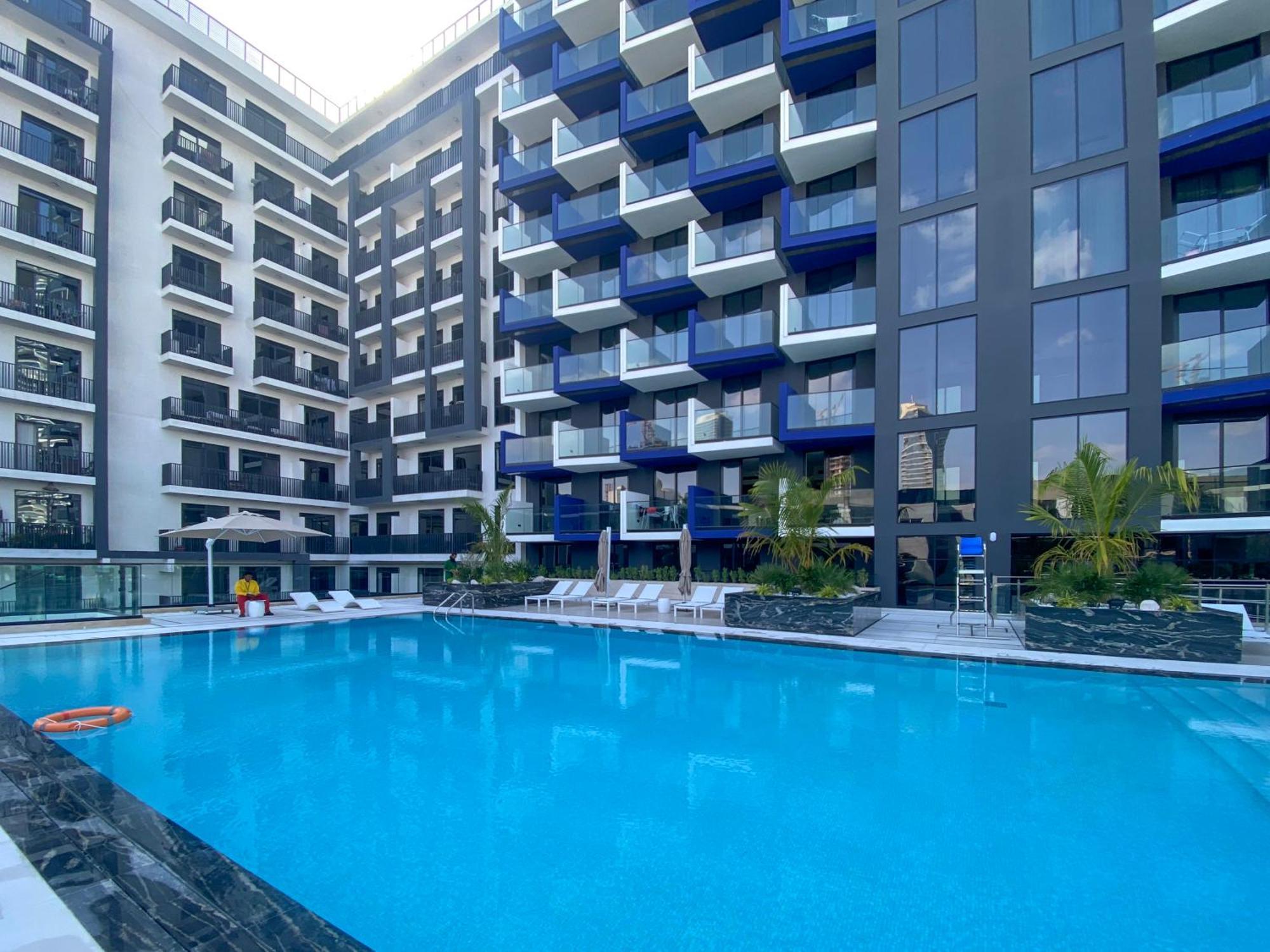 Spacious Balcony, 1br, Pool, Full Kitchen At Jvc