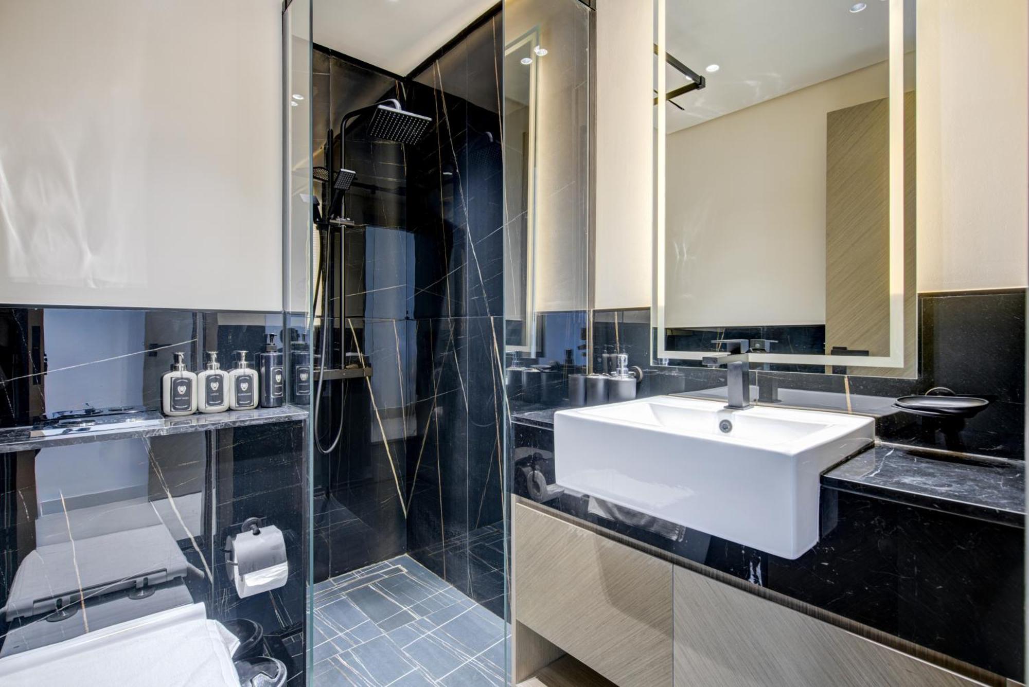 Trophy Serene 2bdr Business Bay W Plunge Pool In Balcony Apartment