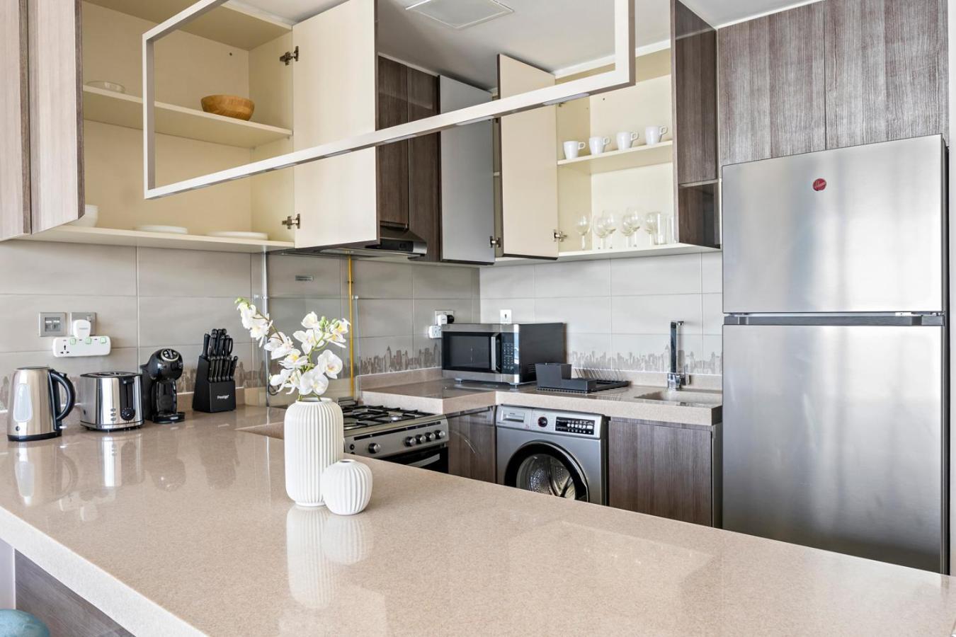 Stonetree - Stylish 1 Bedroom In Amazing Jlt Community Apartment
