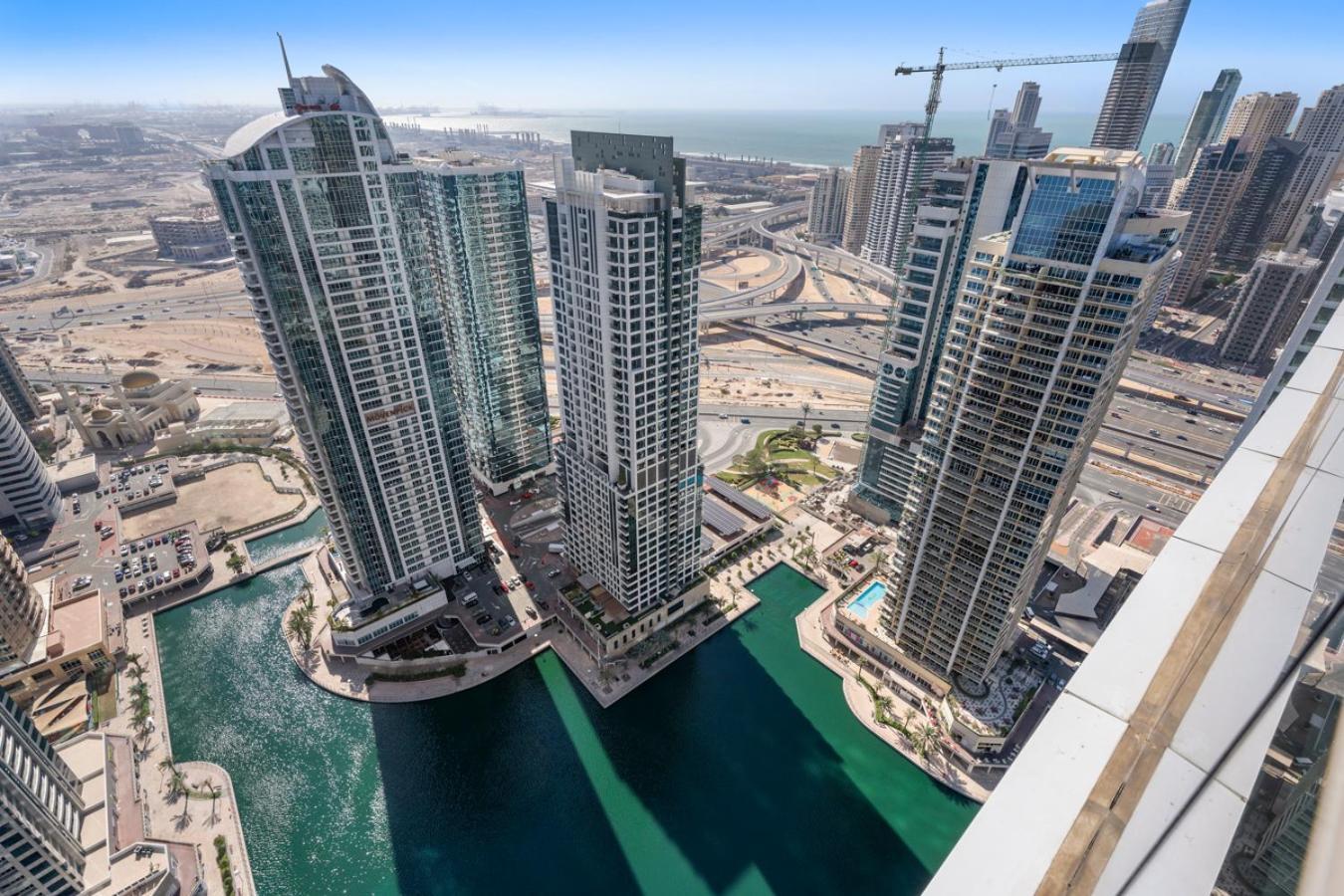 Stonetree - Stylish 1 Bedroom In Amazing Jlt Community Apartment Dubai