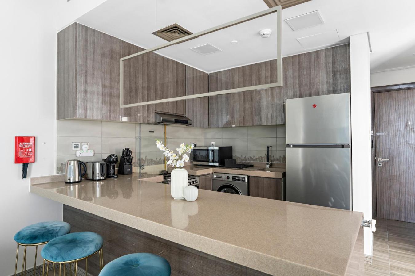 Stonetree - Stylish 1 Bedroom In Amazing Jlt Community Apartment