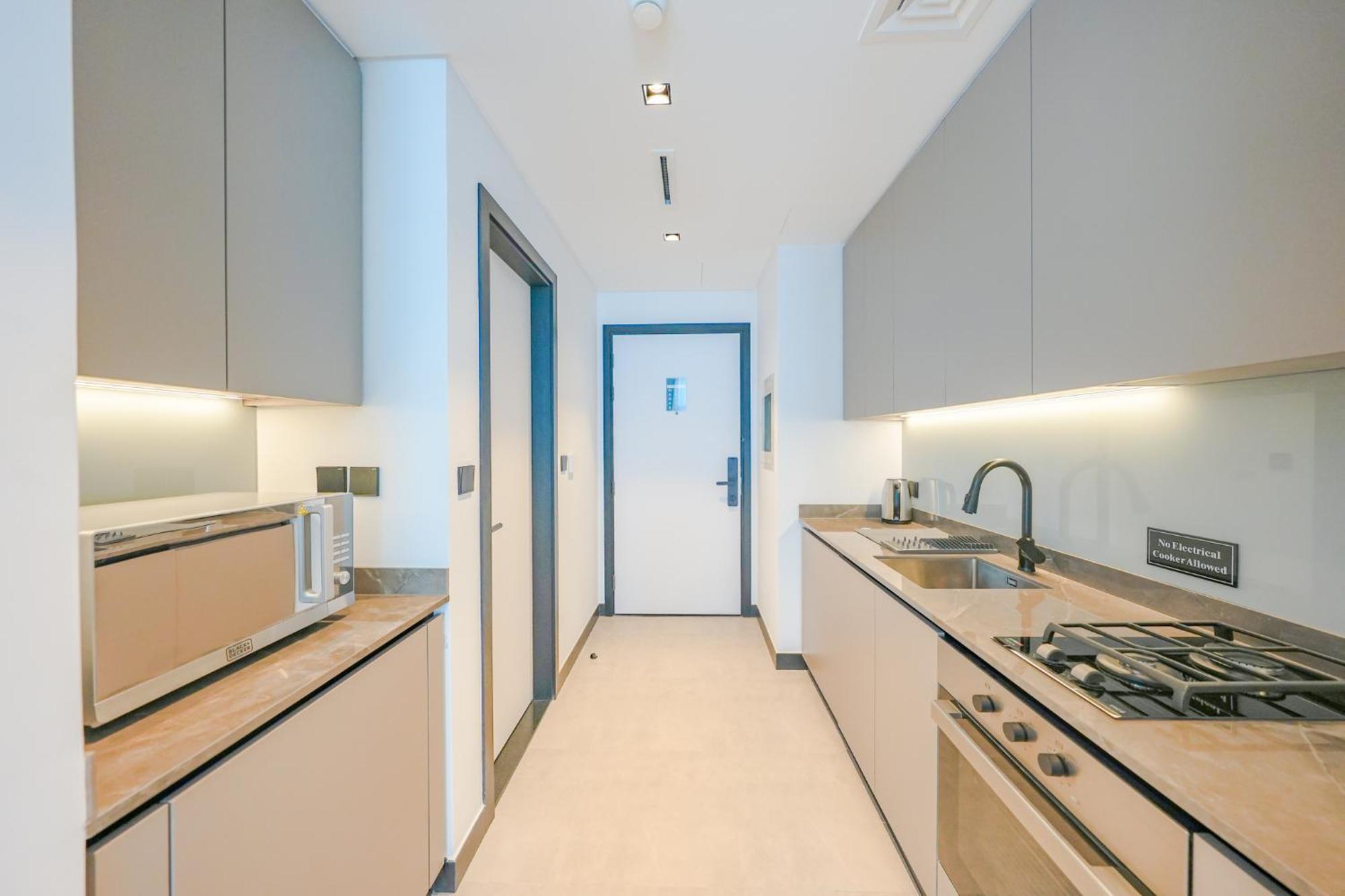 Chic Retreat In Business Bay *