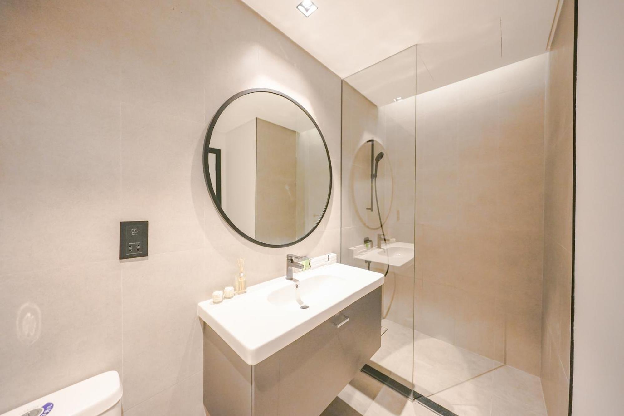 Chic Retreat In Business Bay *