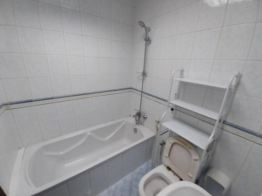 Beautiful Luxury In Near Airport Villa