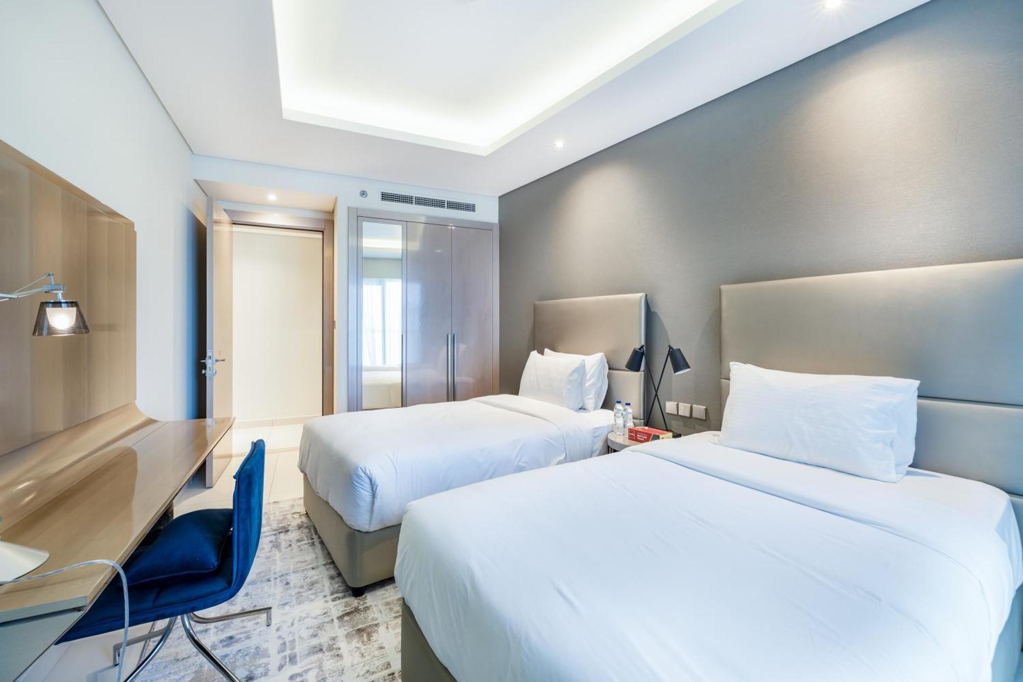 Apartment Aliving Supreme 2br Damac Paramount Tower Business Bay 2907 *