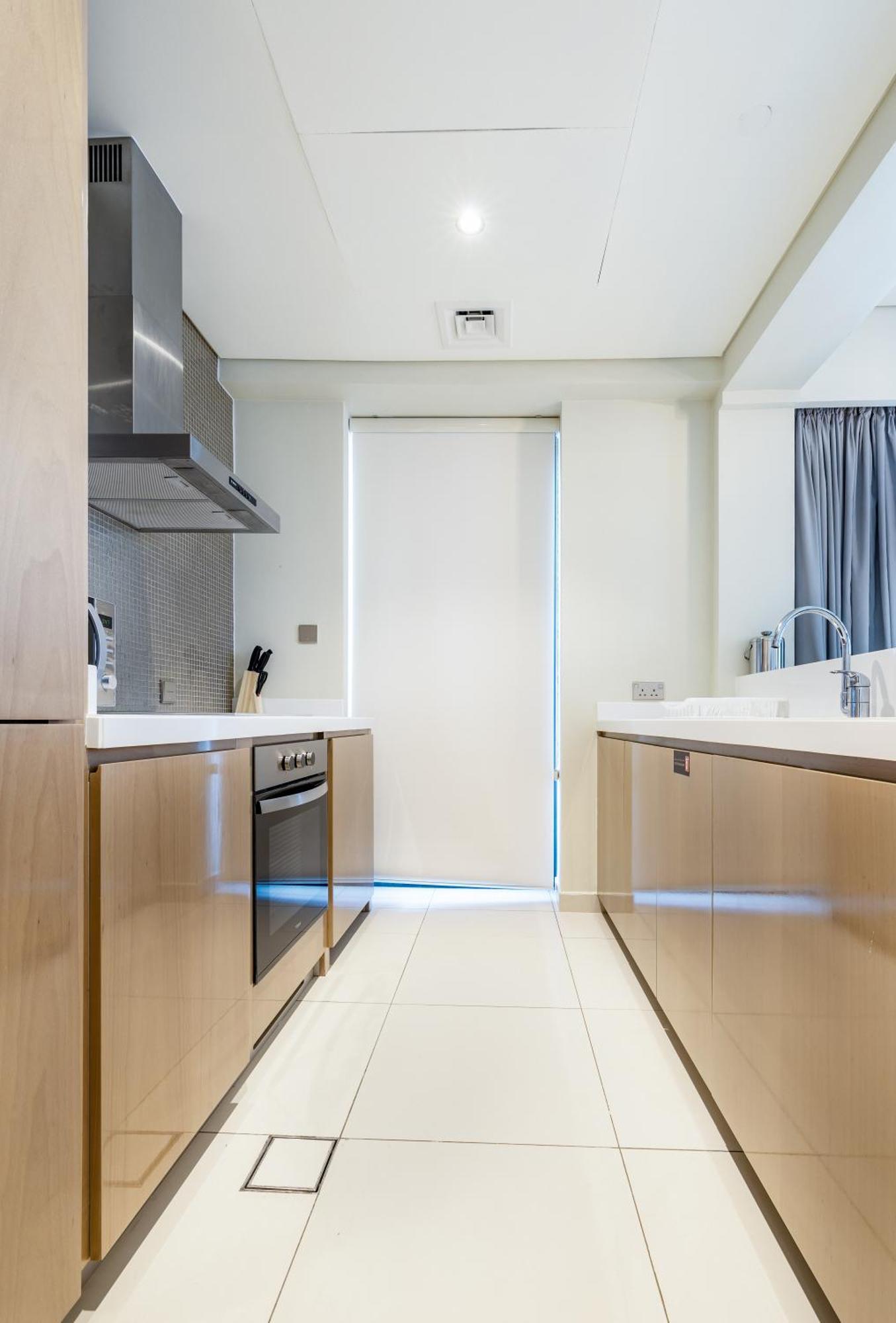 Apartment Aliving Supreme 2br Damac Paramount Tower Business Bay 2907 *