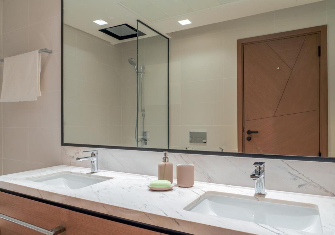 Apartment Lux 1br With Amazing View In Palace Residences Creek Harbor Dubai