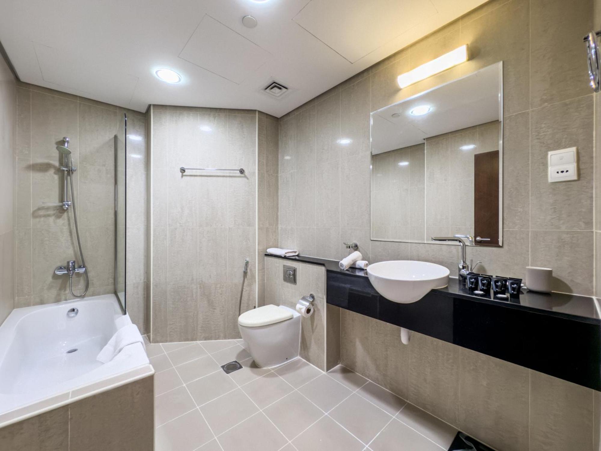 Sky-high 2-bdr Gem Sports Apartment