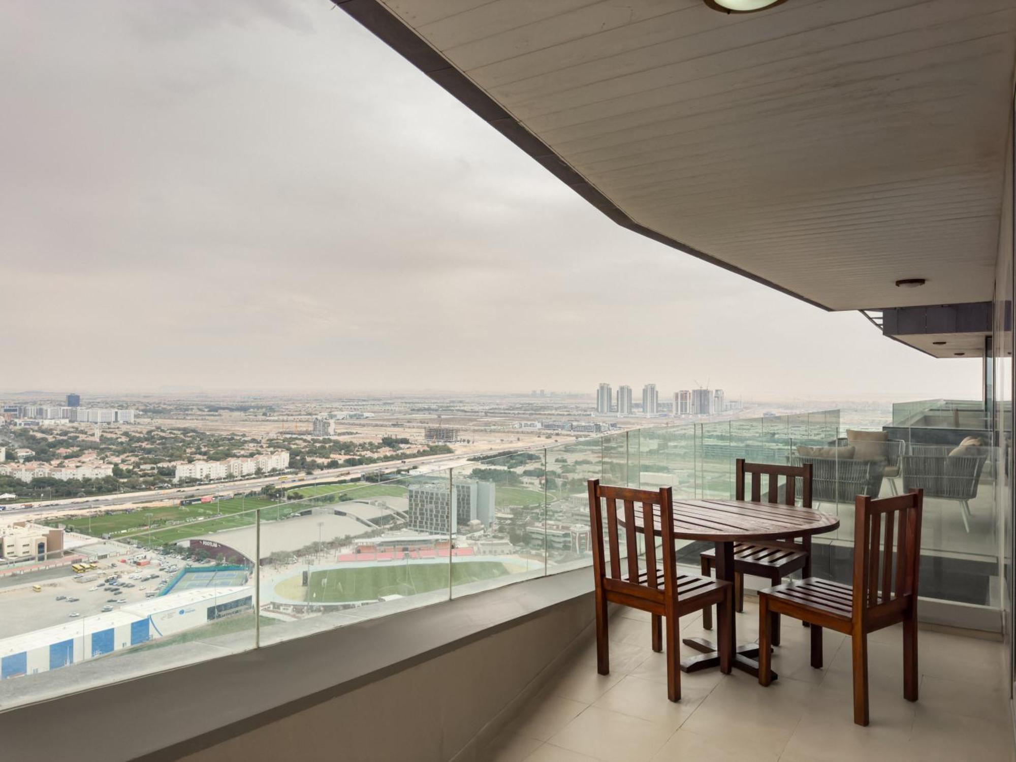 Sky-high 2-bdr Gem Sports Dubai
