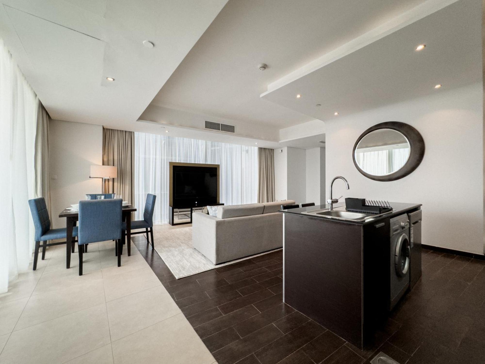 Apartment Sky-high 2-bdr Gem Sports Dubai