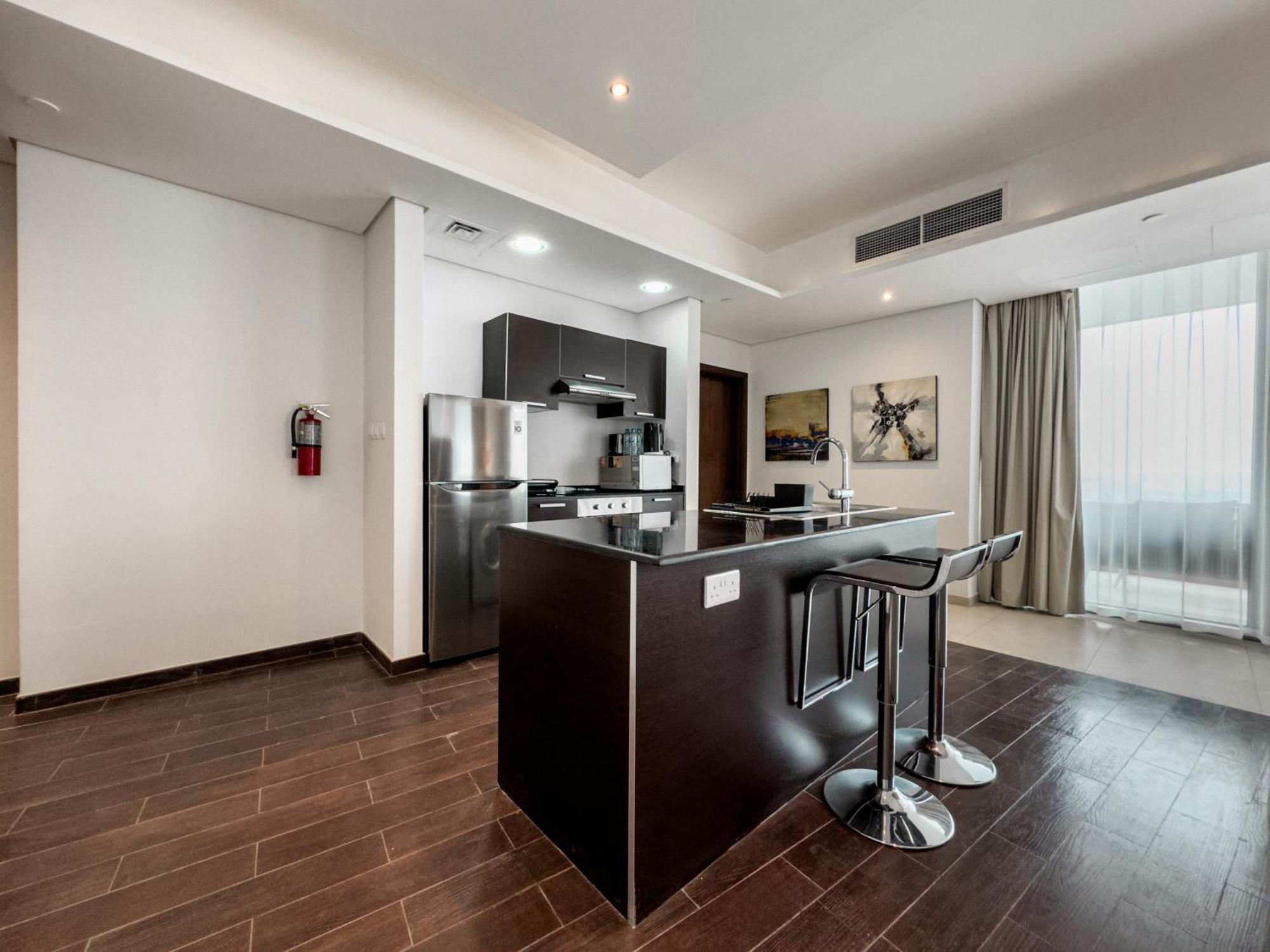 Sky-high 2-bdr Gem Sports Apartment *