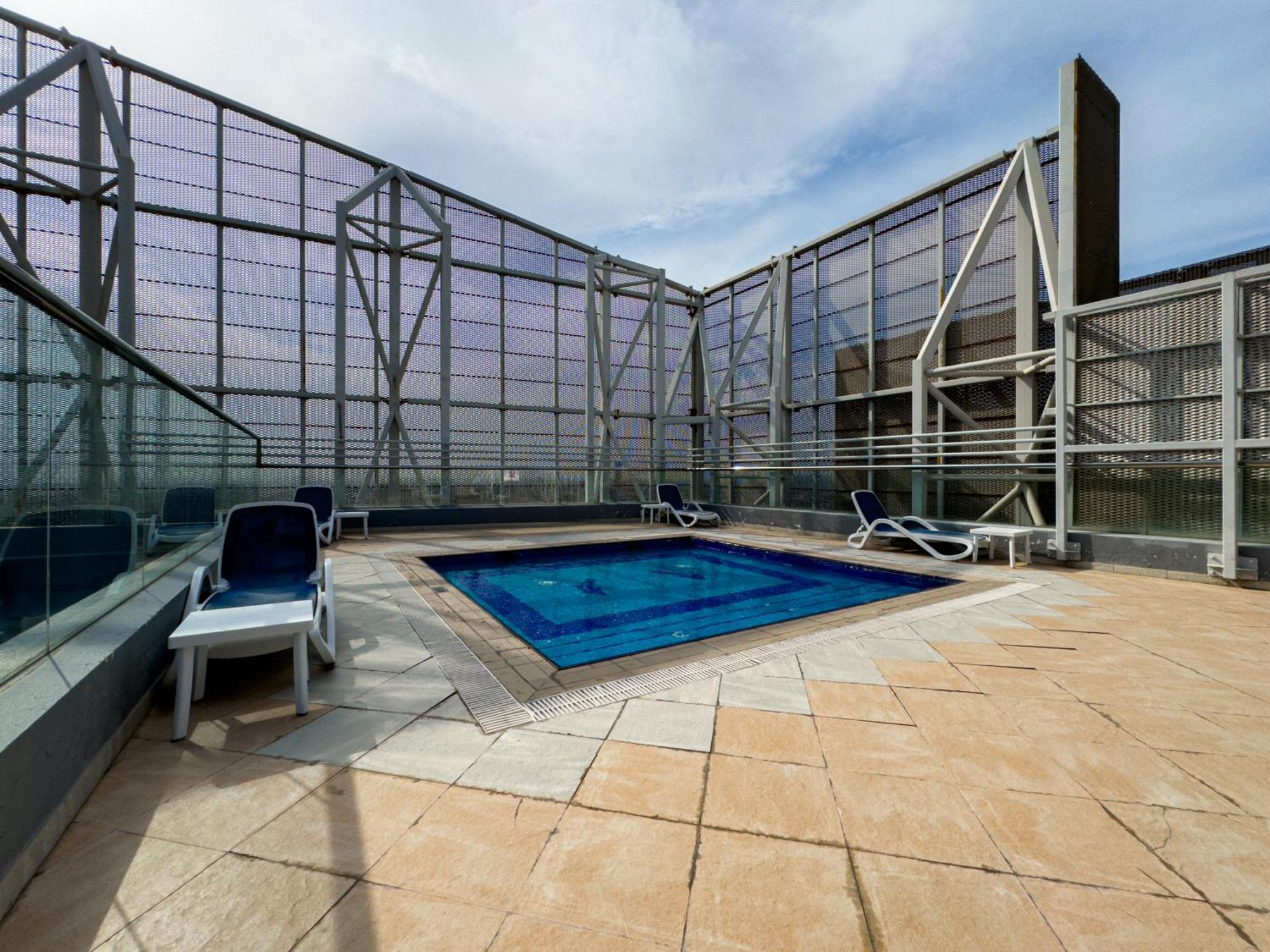 Sky-high 2-bdr Gem Sports Dubai