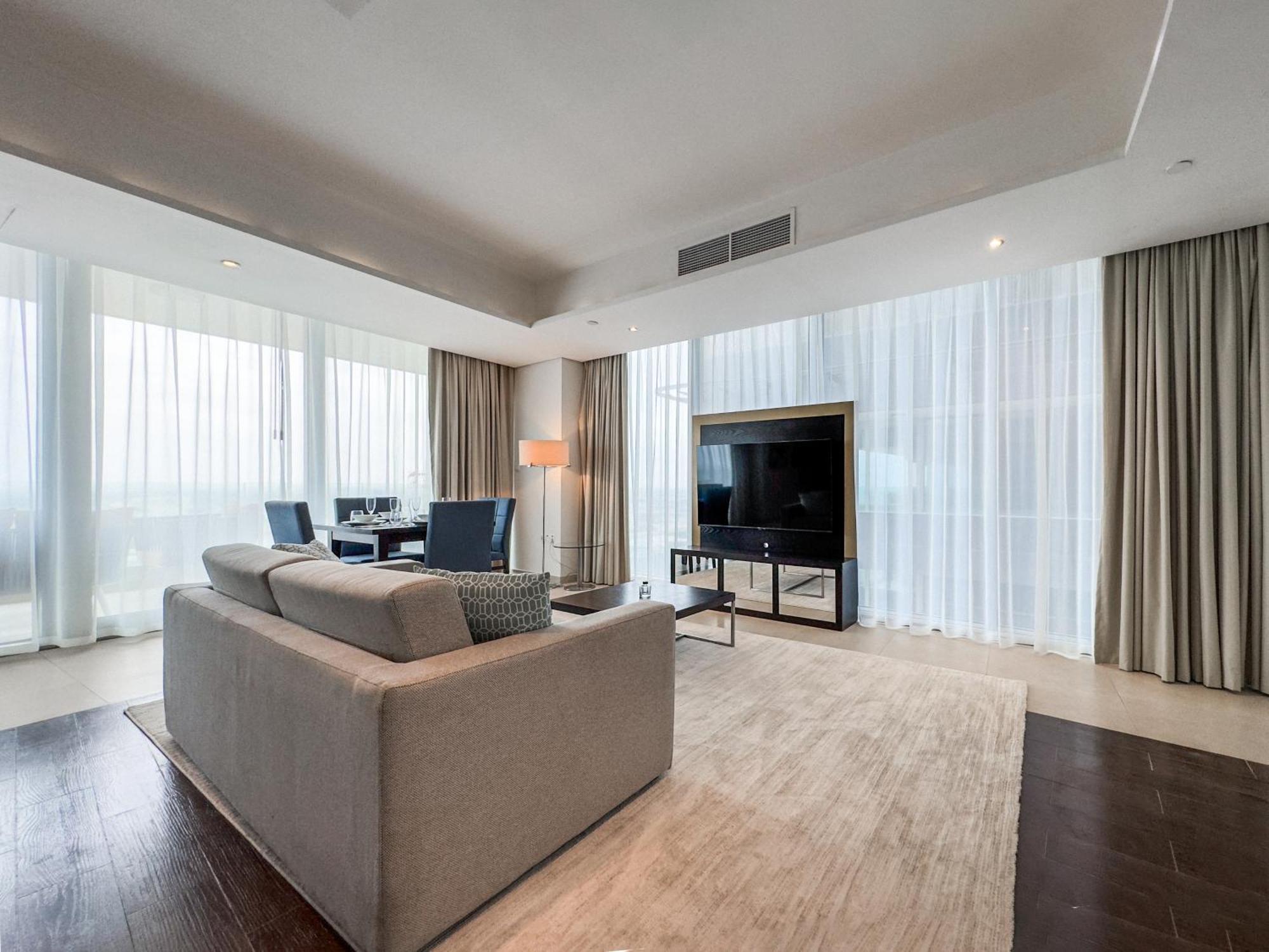 Apartment Sky-high 2-bdr Gem Sports