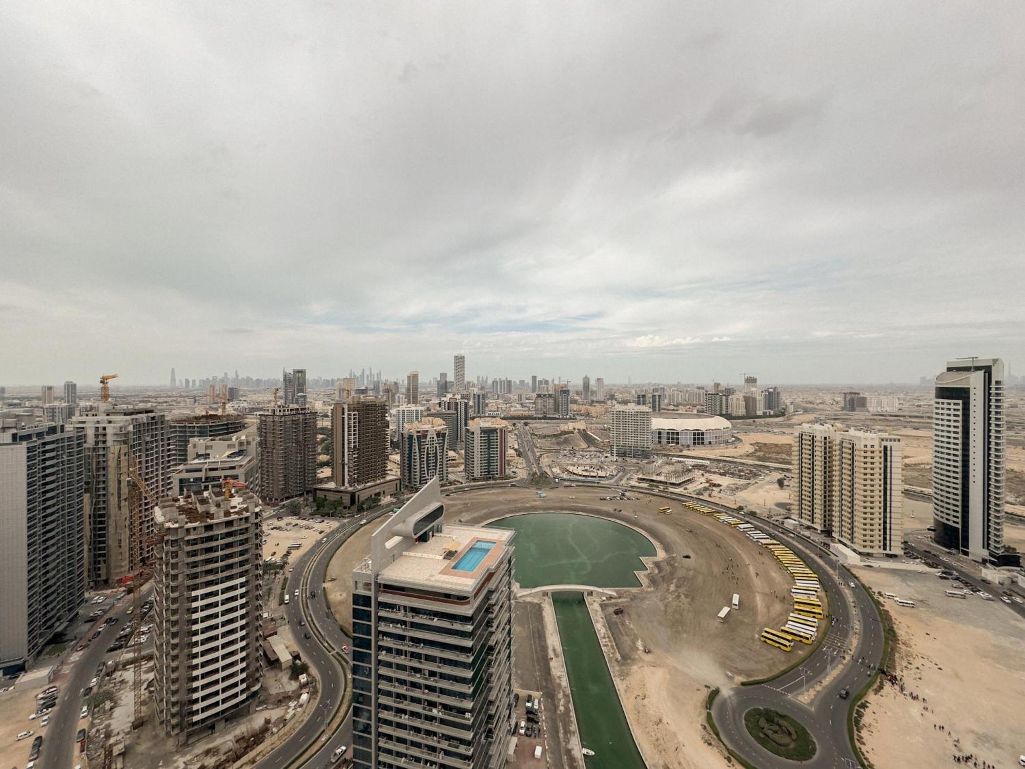 Sky-high 2-bdr Gem Sports Apartment