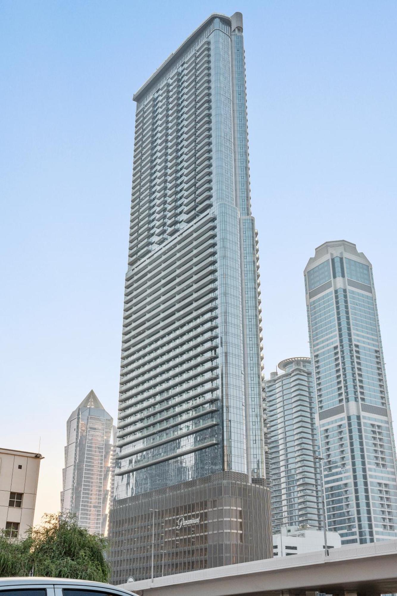 Super High Infinity Pool And Amazing Burj Khalifa View 3 Bedroom In Paramount Midtown Apartment