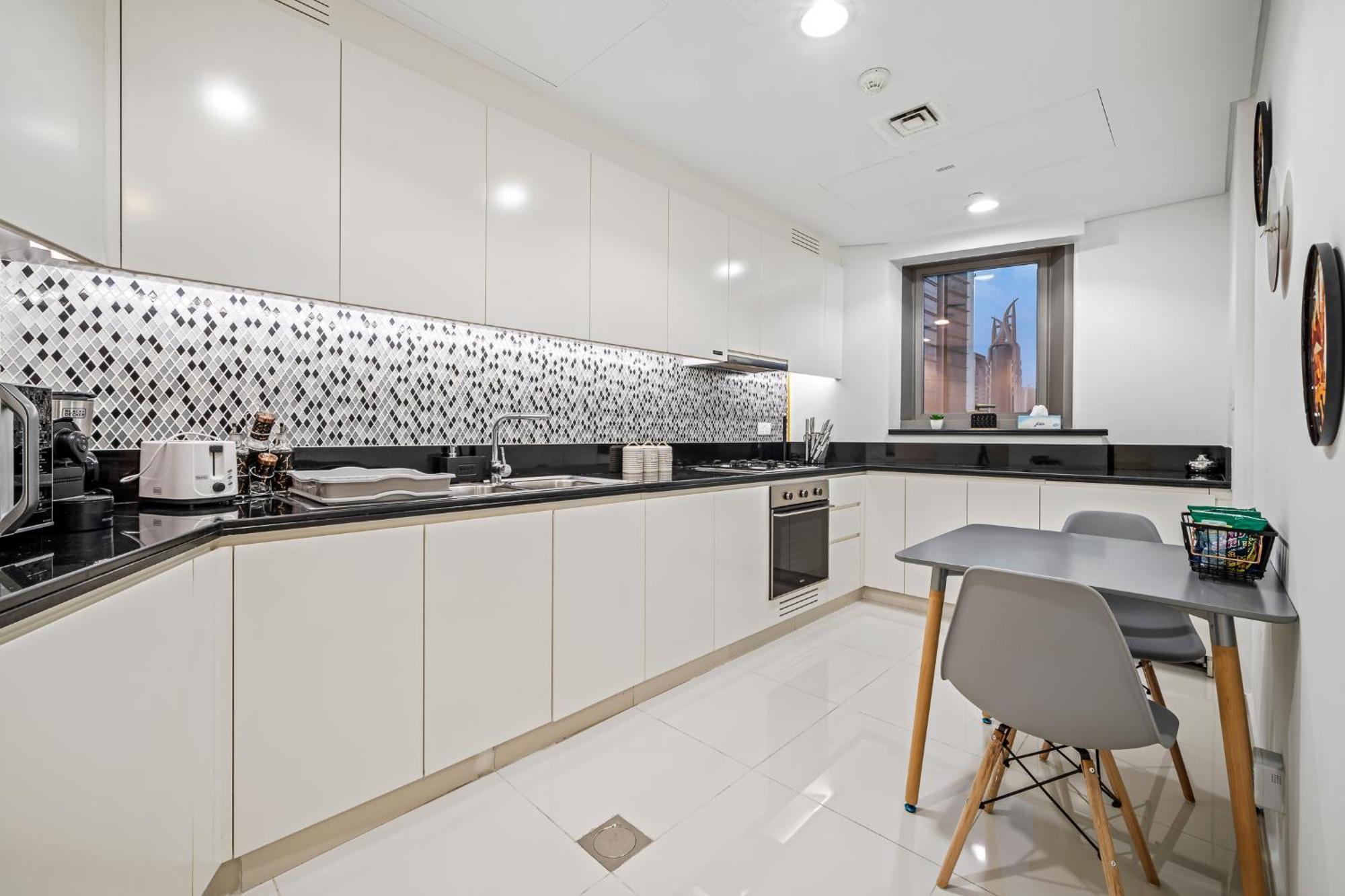 Super High Infinity Pool And Amazing Burj Khalifa View 3 Bedroom In Paramount Midtown *