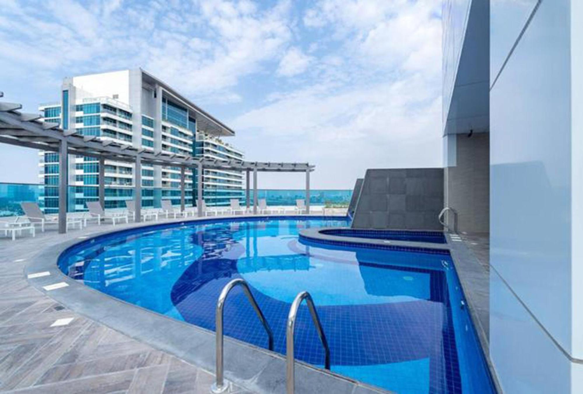 Enjoy Clear Skies 1br With Burj Khalifa Views Apartment *