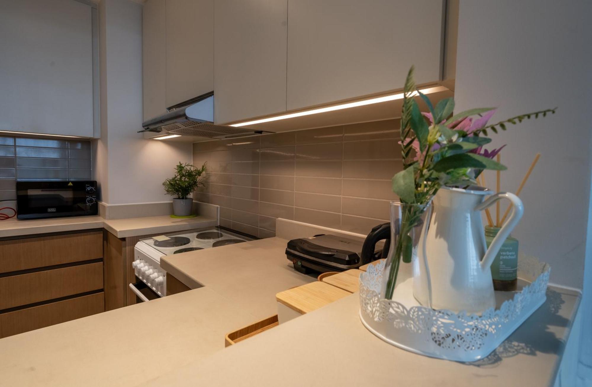 2br In Harbour Views