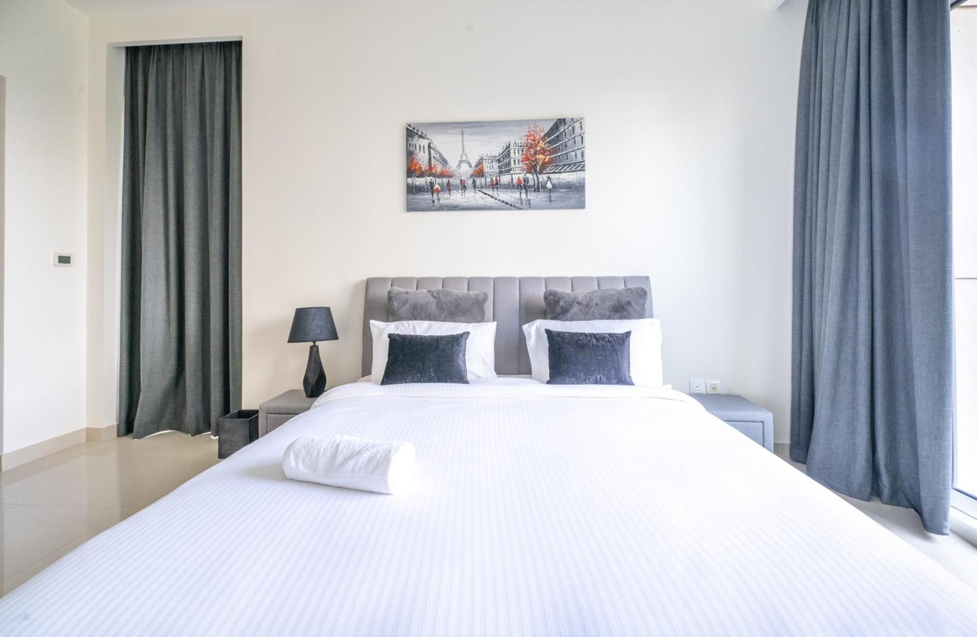 2br In Harbour Views *