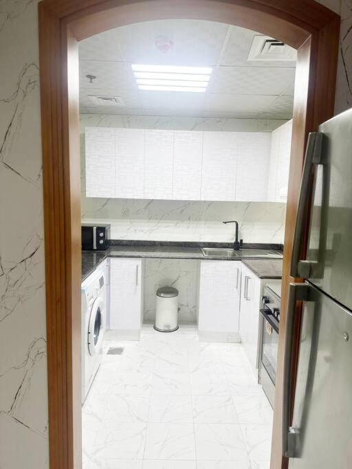 Float Over Marina In Charming 2 Bedroom W Sea View Apartment Dubai