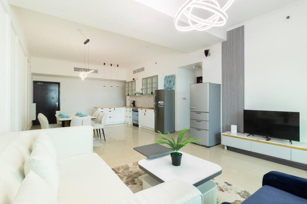 Apartment Luxe 3br In Marina Near Beach,metro,tram,24*7 Cafe *