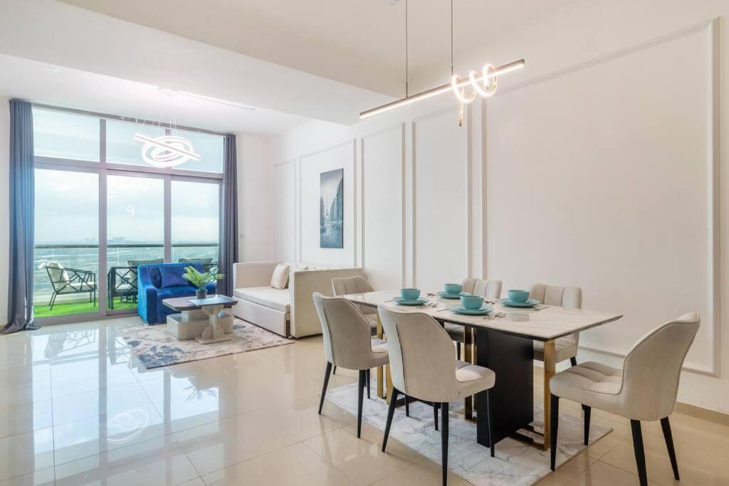Luxe 3br In Marina Near Beach,metro,tram,24*7 Cafe