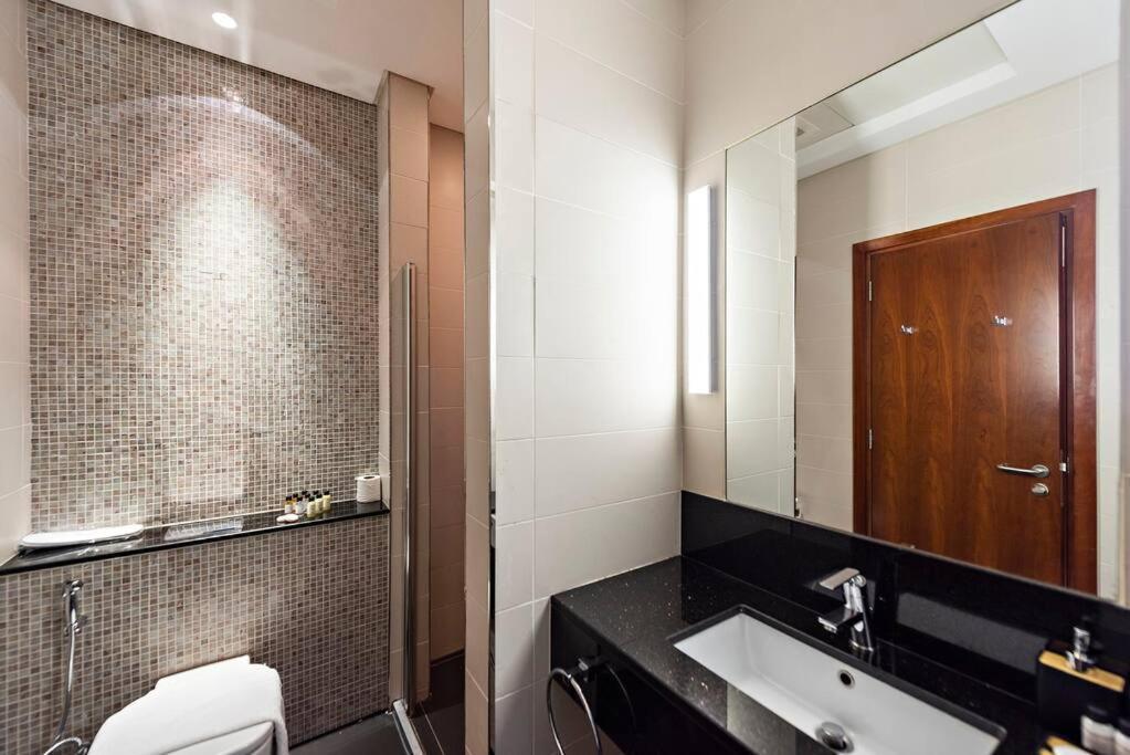 Apartment First Class 2br Newly Designed In Difc Dubai