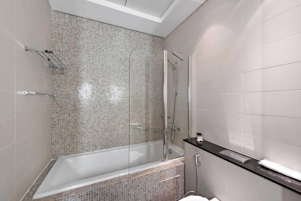 First Class 2br Newly Designed In Difc Apartment Dubai