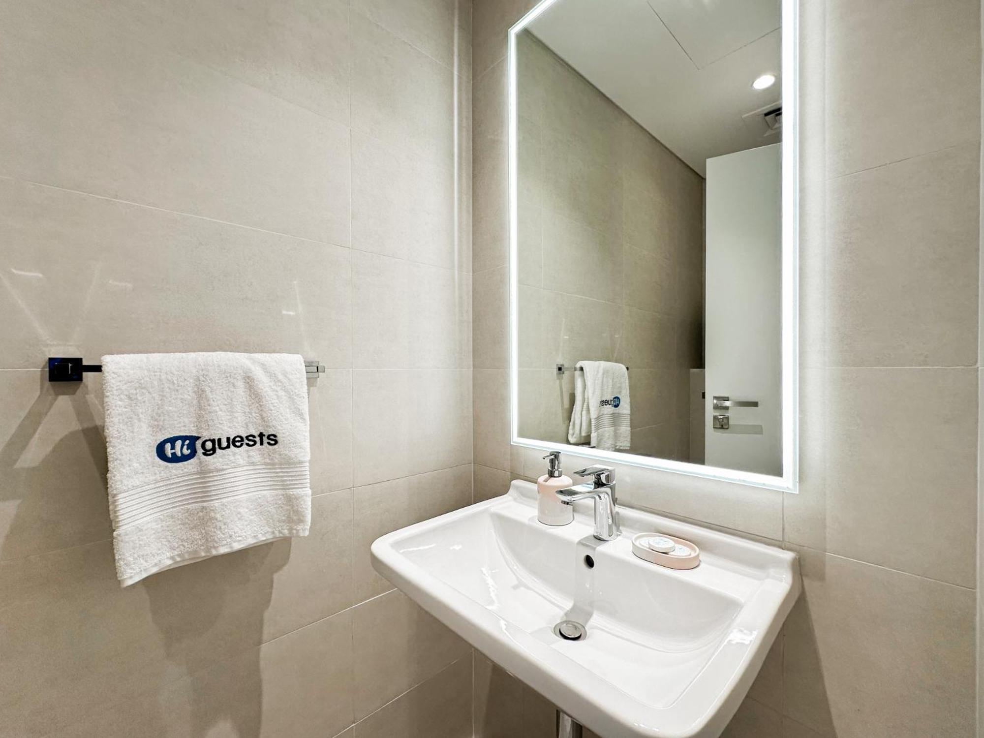 Higuests - Luxurious Boho 2br In La Apartment Dubai