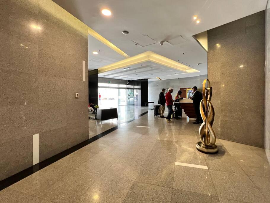 Downtown Pool, Gym & Free Parking Dubai