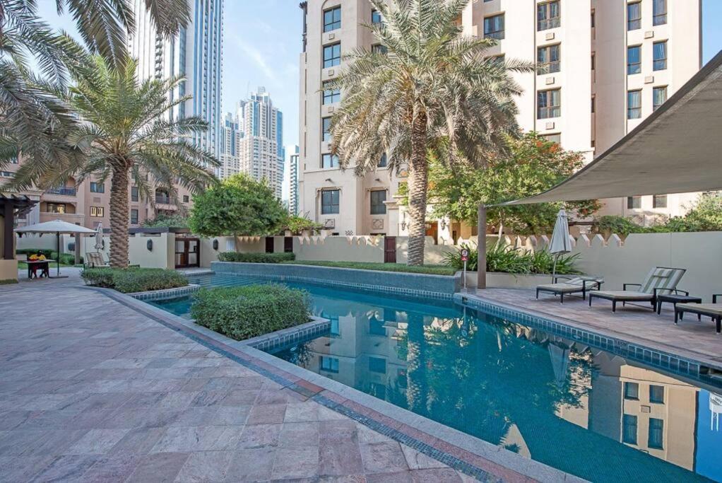 Apartment First Class Walk To Mall From Chic 2br With Balcony Views Dubai