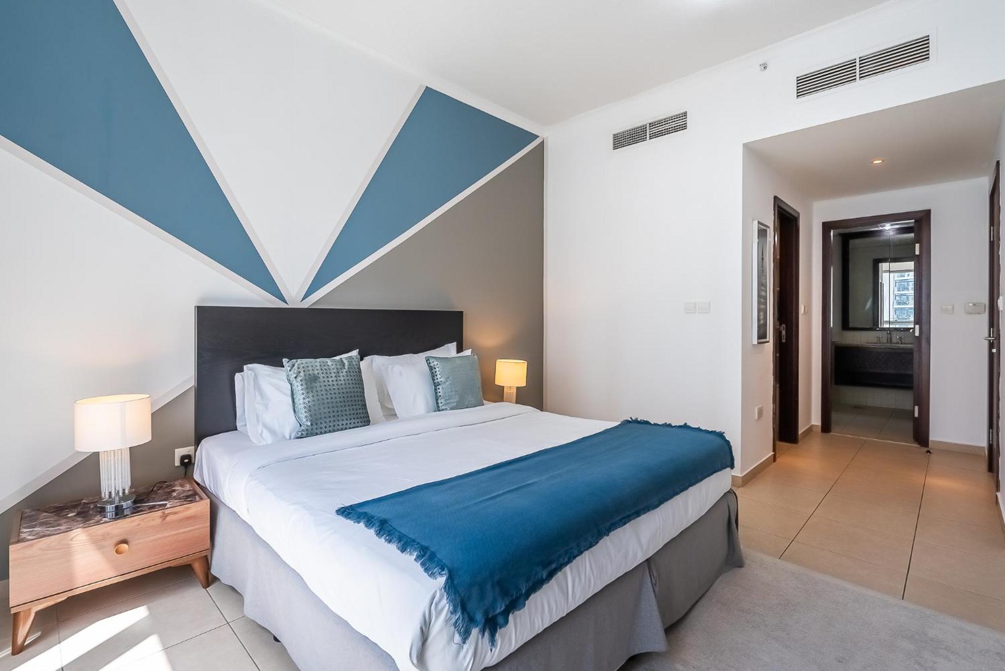 Cozy 1 Bedroom I Downtown I Near Burj Khalifa Apartment *