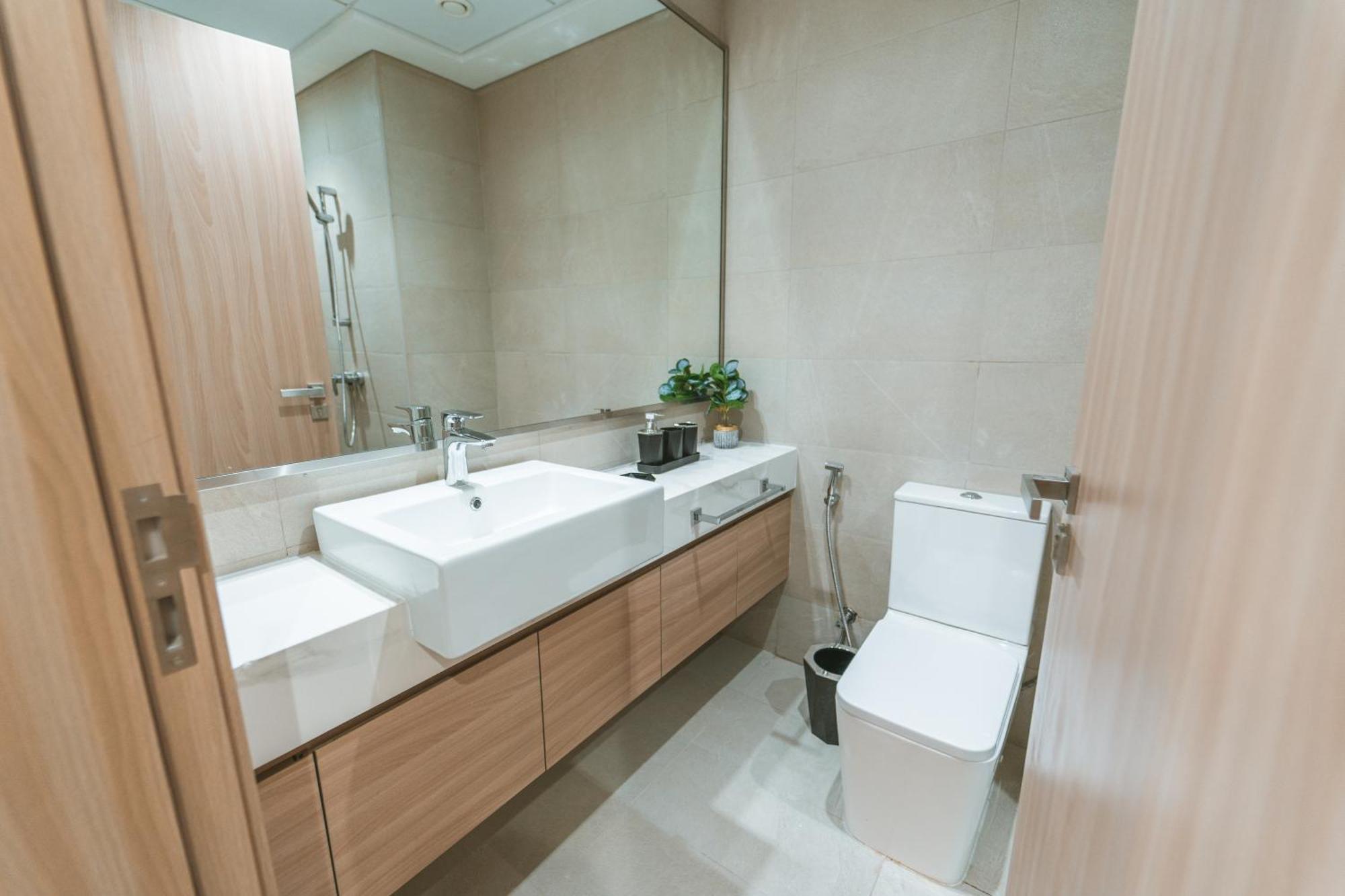 Wonderful With Balcony & Views Apartment Dubai