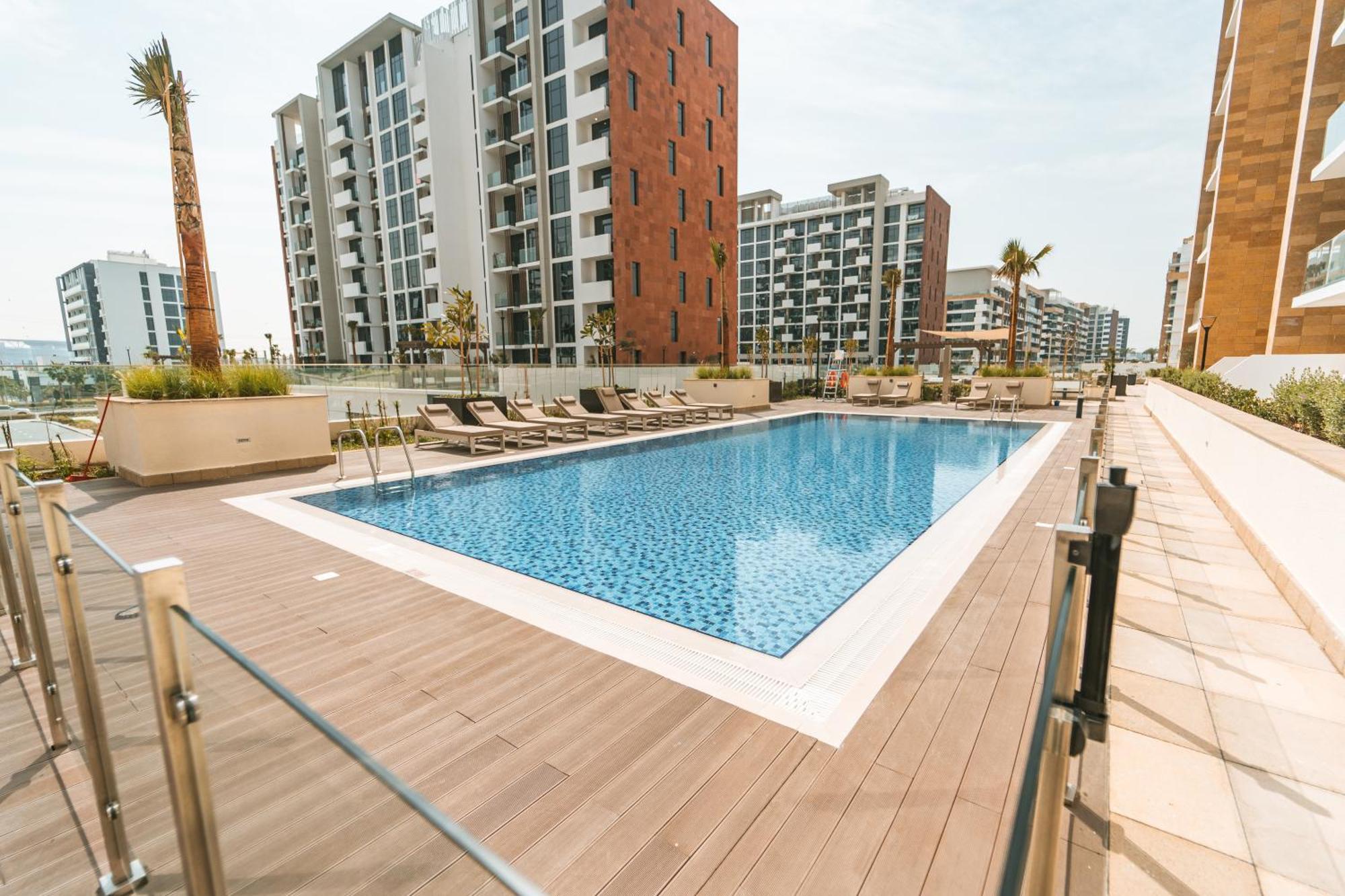Wonderful With Balcony & Views Dubai